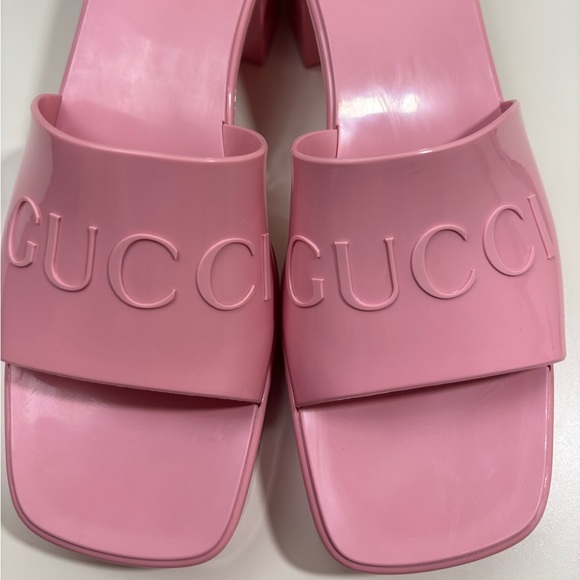 Gucci Rubber Gucci Logo Printed Mules Sandals Slide - Picture 4 of 13